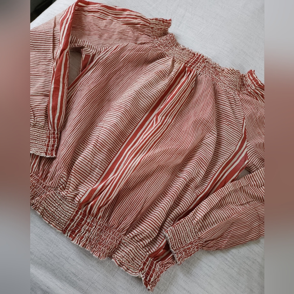 DKNY Long Sleeve Banded Top Size:Large - Picture 7 of 7